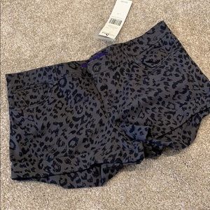 Miley leopard shorts